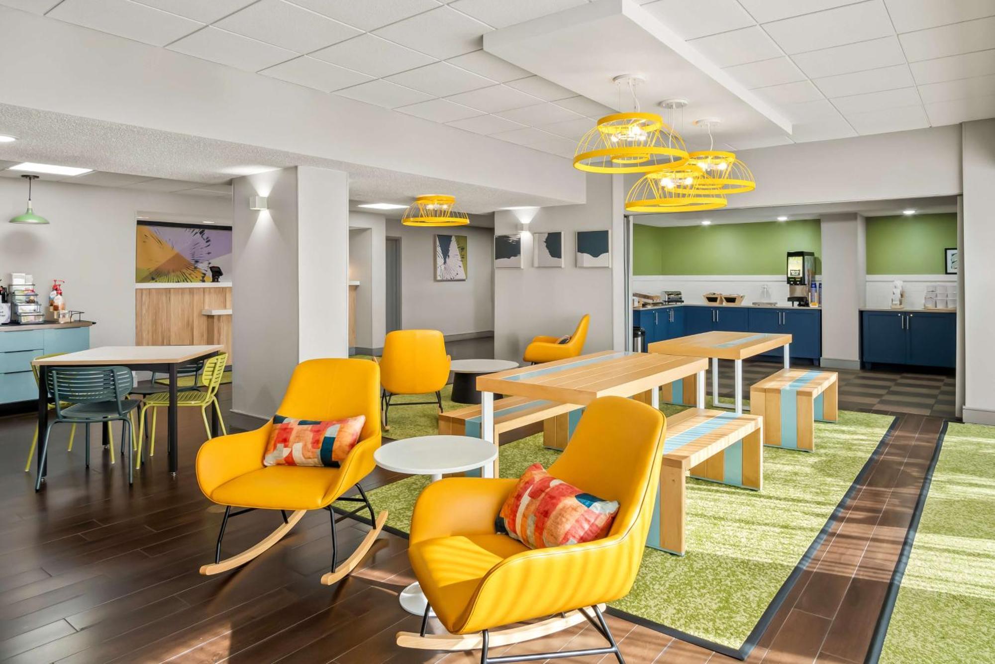 Surestay Plus Hotel By Best Western Stevensville St Joseph Экстерьер фото