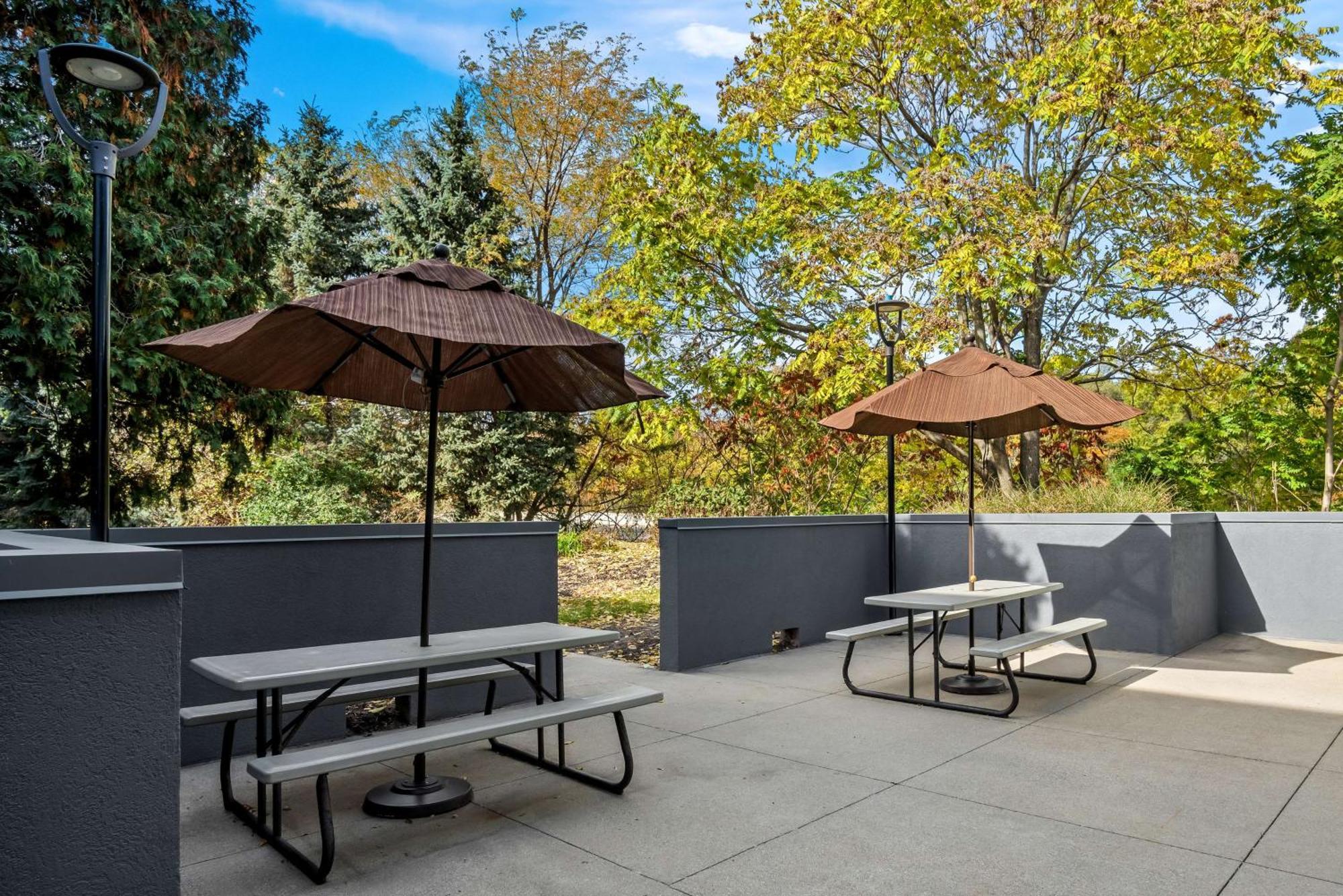 Surestay Plus Hotel By Best Western Stevensville St Joseph Экстерьер фото