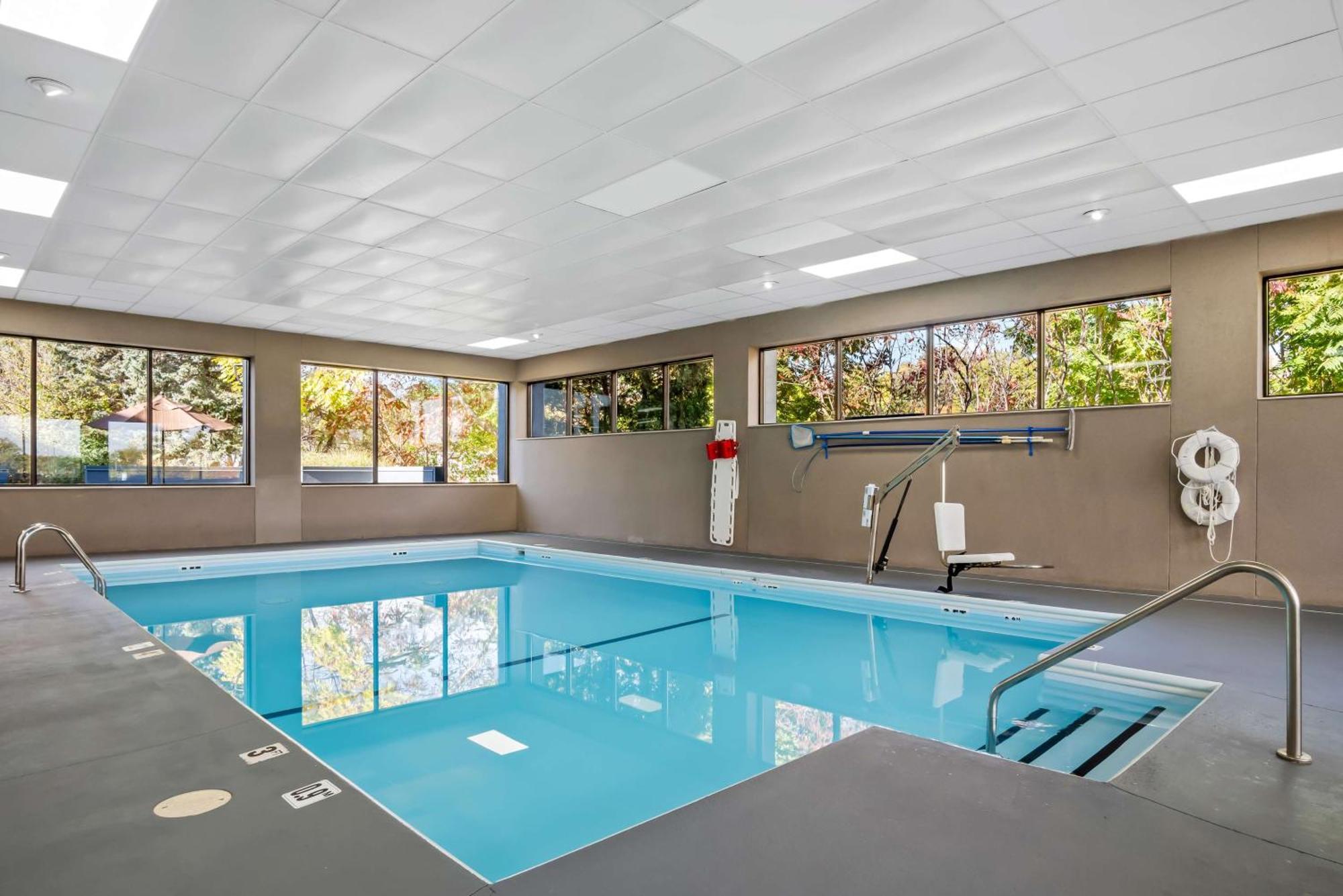 Surestay Plus Hotel By Best Western Stevensville St Joseph Экстерьер фото